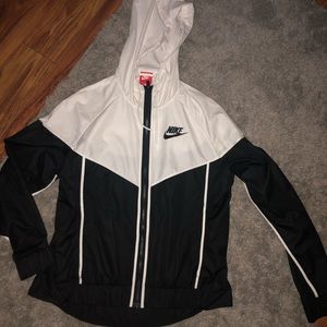 nike windbreaker